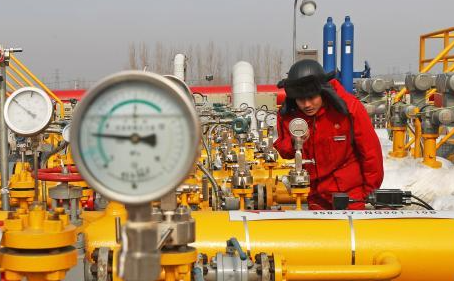 這個春節(jié)，他們留在工地和單位過年