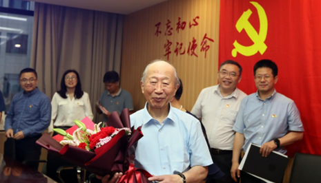 新黨員陳振新：&ldquo;雖已耄耋，紅心向黨！&rdquo;