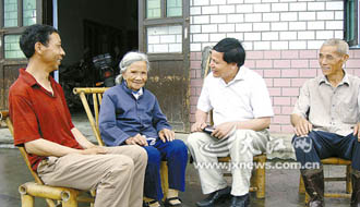 &ldquo;一離開(kāi)群眾，內(nèi)心就感到孤獨(dú)&rdquo;&mdash;記&ldquo;鄉(xiāng)村判官&rdquo;楊斌圣