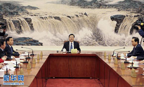 十二屆全國(guó)人大常委會(huì)第十二次委員長(zhǎng)會(huì)議舉行