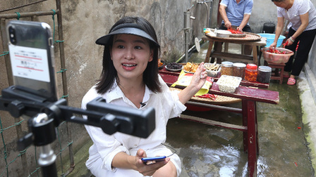 &ldquo;村播&rdquo;助銷(xiāo)農(nóng)產(chǎn)品