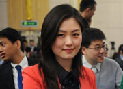 外長記者會現(xiàn)場女記者