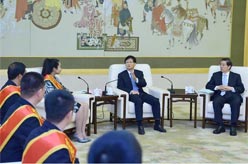 孟建柱會見買買提江&middot;托乎尼牙孜同志先進(jìn)事跡報(bào)告團(tuán)