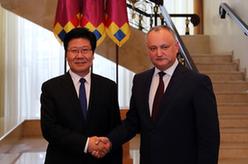 摩爾多瓦總統(tǒng)多東、總理菲利普會(huì)見(jiàn)張春賢