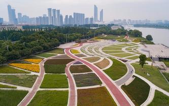 航拍南京&ldquo;水彩調(diào)色盤(pán)&rdquo;美不勝收