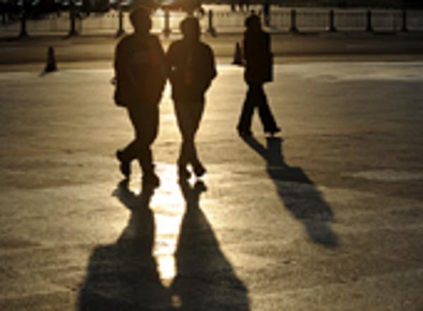 大會(huì)閉幕，廣場(chǎng)上來(lái)的最早的還是新聞?dòng)浾? /></a></p>
<p class=