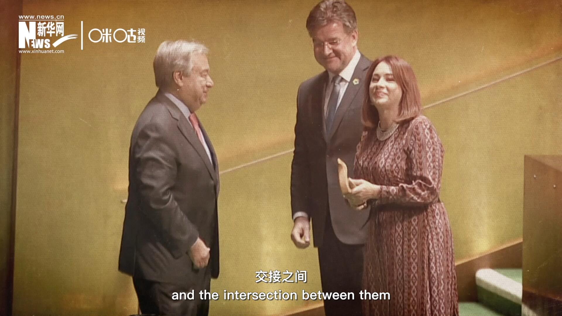 一起一落，交接之間，除了莊嚴(yán)的儀式感，更是使命的傳承。