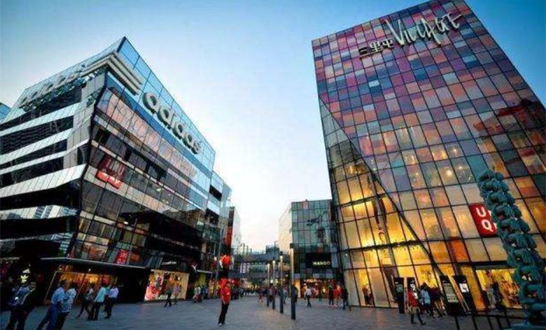 線下遭遇停業(yè)潮，球鞋市場(chǎng)如何自救？