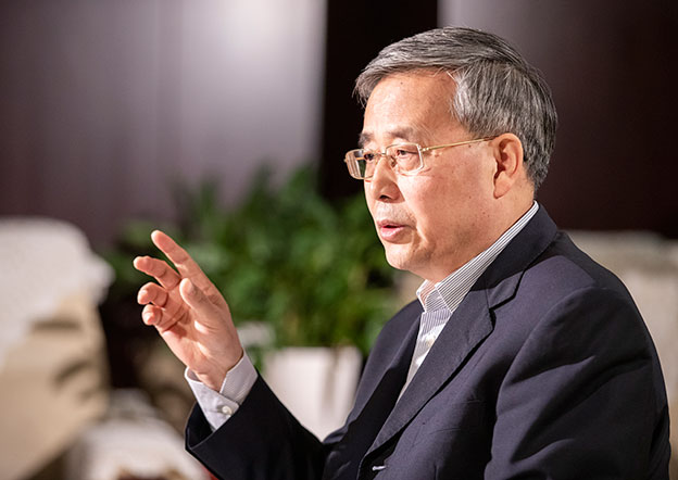 爭(zhēng)取三年以后，銀行業(yè)對(duì)民營(yíng)企業(yè)的貸款占新增公司類貸款的比例不低于50%