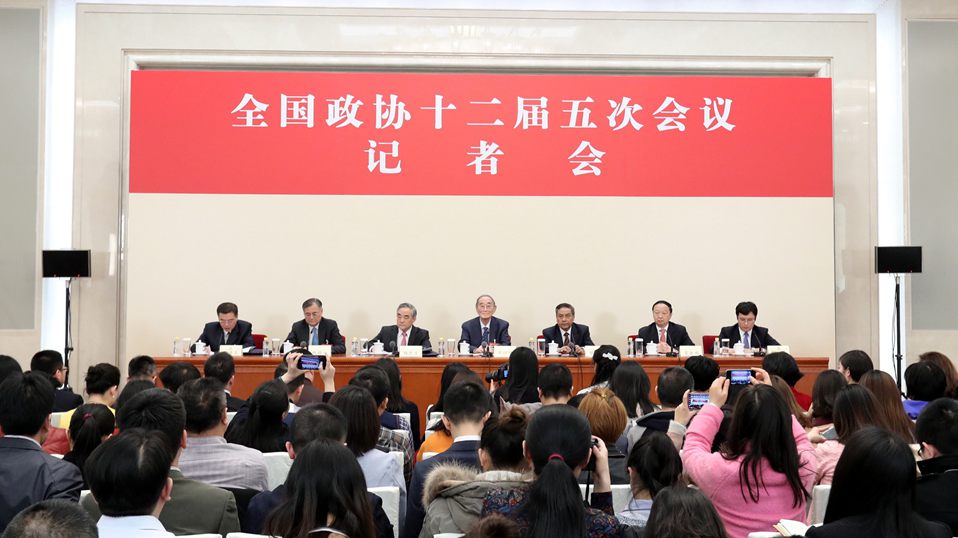 政協(xié)委員談促進(jìn)經(jīng)濟平穩(wěn)健康發(fā)展