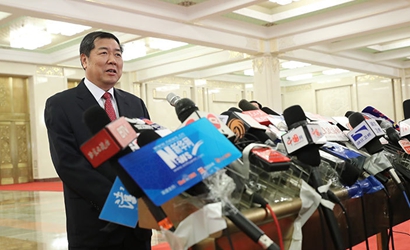 何立峰：2016年實現(xiàn)了穩(wěn)增長、穩(wěn)就業(yè)