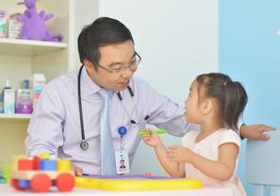 加強兒科醫(yī)生、助產(chǎn)士等緊缺人才培養(yǎng)