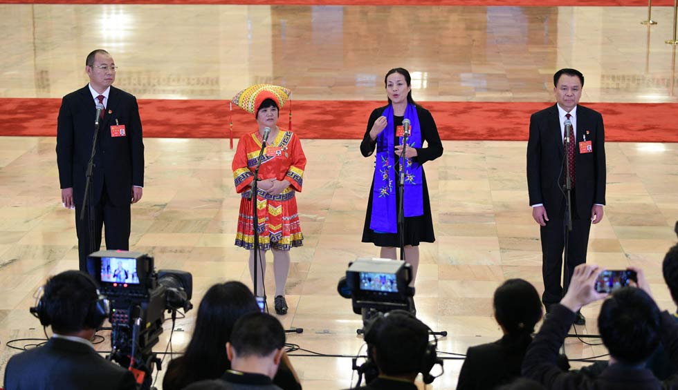 蔡松濤、杜麗群、楊小玲、賈立群接受采訪