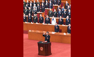 習(xí)近平當(dāng)選國家主席、中央軍委主席