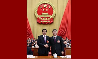 習(xí)近平當(dāng)選國家主席、中央軍委主席