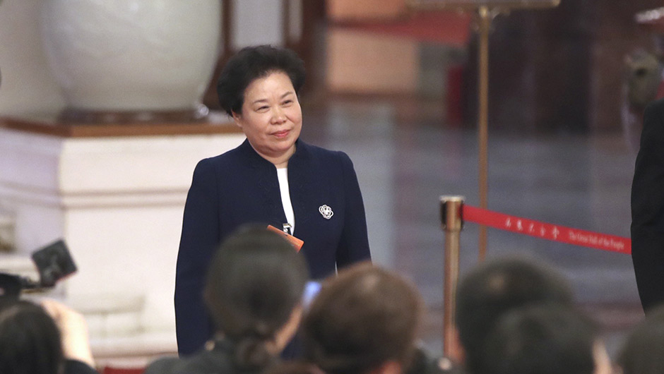 劉雅鳴步入&ldquo;部長通道&rdquo;，準(zhǔn)備接受采訪