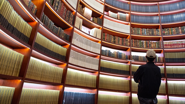 新華社評論員：弘揚(yáng)核心價(jià)值，堅(jiān)定文化自信