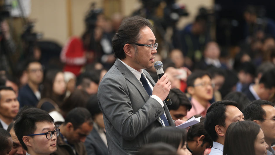 日本朝日新聞?dòng)浾咛釂? /></a>   
<p><a href=