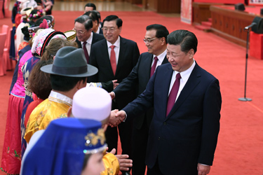 黨和國家領(lǐng)導人出席兩會少數(shù)民族代表委員茶話會