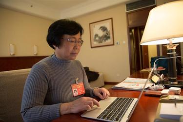 崔向群代表：大科學裝置建設(shè)要從&ldquo;跟跑&rdquo;變成&ldquo;領(lǐng)跑&rdquo;