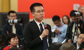 中央電視臺(tái)、中國(guó)國(guó)際電視臺(tái)記者提問