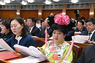 全國人大代表孫艷玲：做好非遺事業(yè)，讓古老技藝活起來