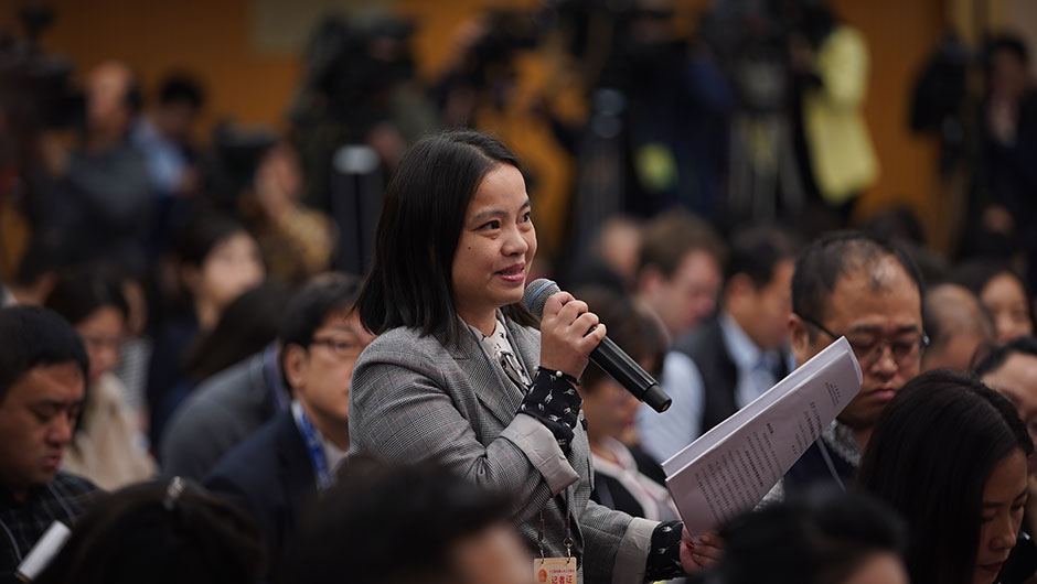 成都商報(bào)紅星新聞?dòng)浾咛釂? /></a>   
<p><a href=