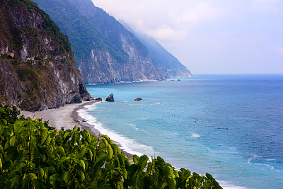 國(guó)務(wù)院臺(tái)辦、國(guó)家發(fā)展改革委等出臺(tái)《關(guān)于促進(jìn)兩岸經(jīng)濟(jì)文化交流合作的若干措施》