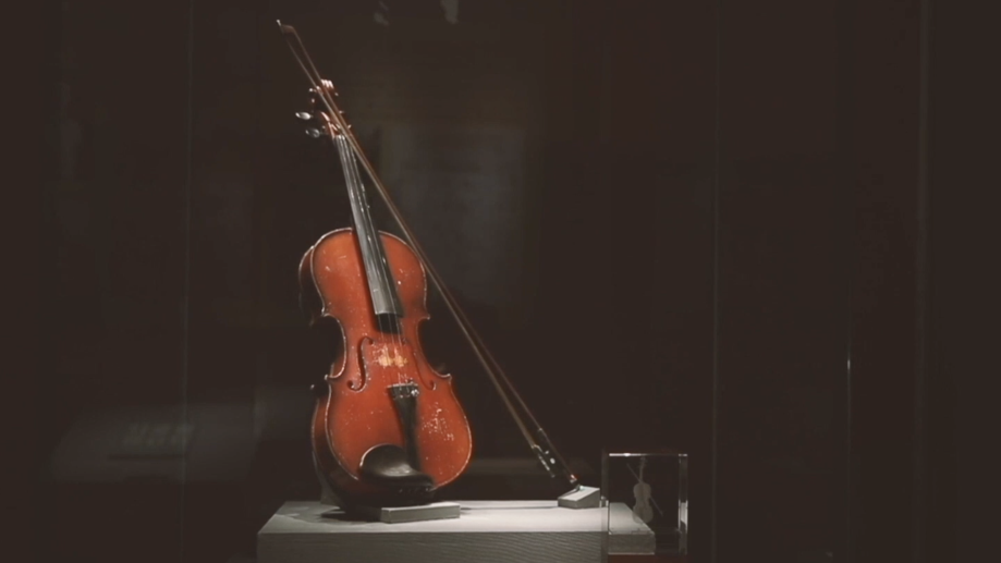 紅色百寶 奮斗百年丨第16集：一把琴，一個(gè)人，一首歌