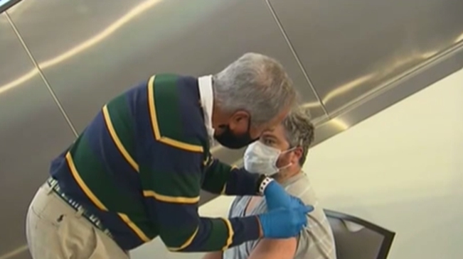 美國(guó)多地上演疫苗接種&ldquo;饑餓游戲&rdquo;