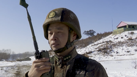 坦克步戰(zhàn)車沖進風(fēng)雪 體驗&ldquo;凍感&rdquo;與&ldquo;動感&rdquo;