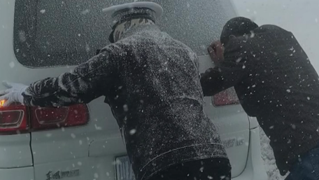 &ldquo;冰雕&rdquo;交警找到了！致敬戰(zhàn)斗在抗風(fēng)雪一線的交警