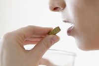 【健康解碼】說明書上這么多副作用 這藥我還吃不吃？