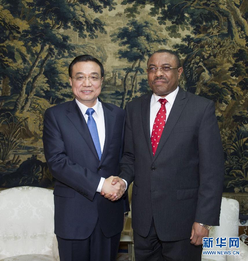 5月4日，中國(guó)國(guó)務(wù)院總理李克強(qiáng)在亞的斯亞貝巴與埃塞俄比亞總理海爾馬里亞姆舉行會(huì)談。  新華社記者 王曄 攝