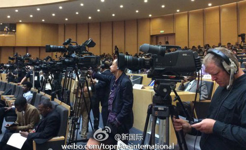 李克強(qiáng)即將在非盟總部發(fā)表演講，請(qǐng)柬&ldquo;一柬難求&rdquo;。圖片來(lái)源：&ldquo;新國(guó)際&rdquo;微博。