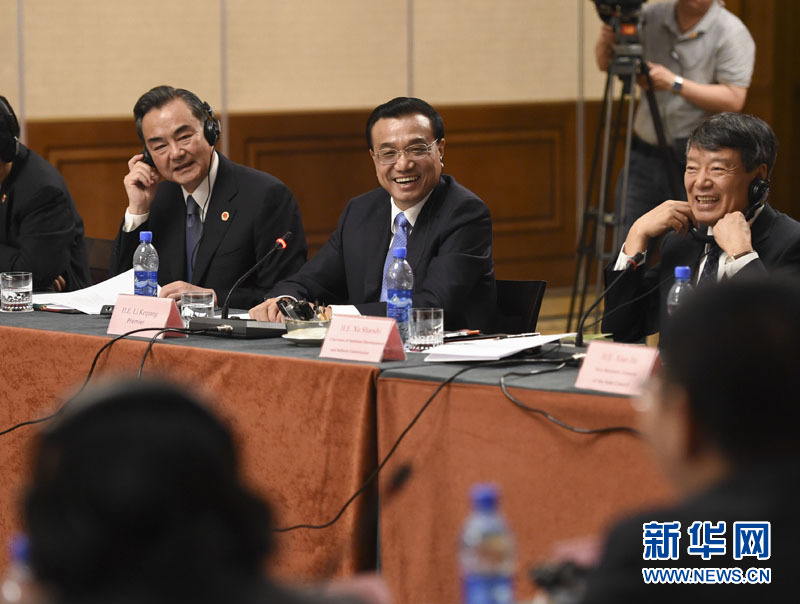  5月6日，國務院總理李克強在埃塞俄比亞首都亞的斯亞貝巴出席中非經(jīng)貿(mào)人文座談會。 新華社記者 李學仁 攝 