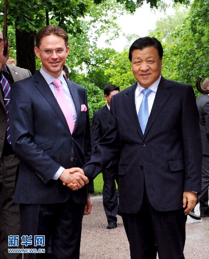 6月12日，中共中央政治局常委、中央書記處書記劉云山在赫爾辛基會(huì)見(jiàn)芬蘭總理卡泰寧。 新華社記者饒愛(ài)民攝