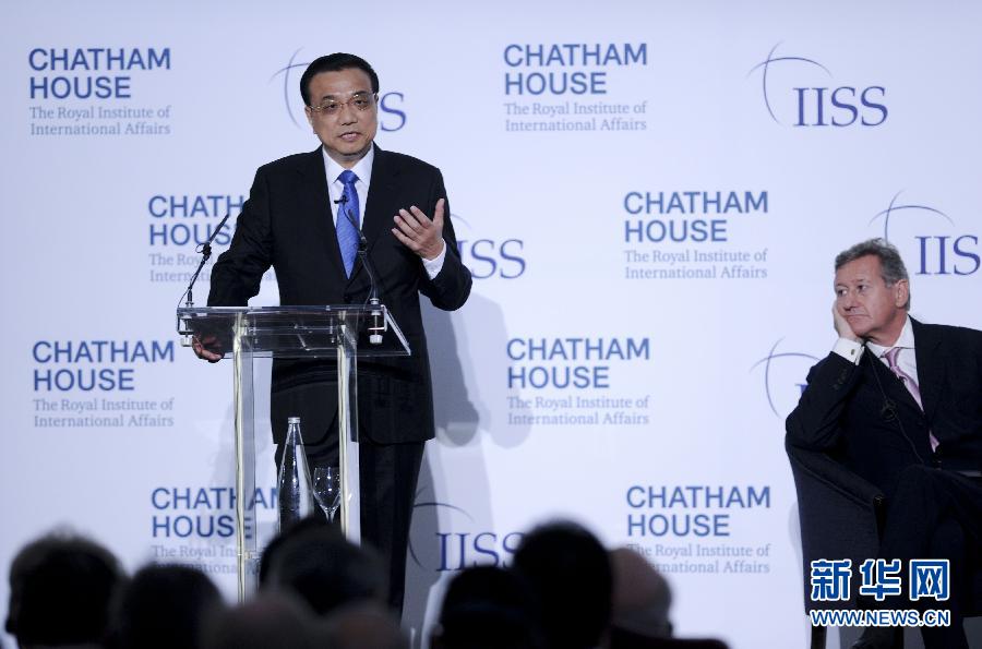 6月18日，國(guó)務(wù)院總理李克強(qiáng)在倫敦金融城市長(zhǎng)官邸面向英國(guó)皇家國(guó)際問(wèn)題研究所和國(guó)際戰(zhàn)略研究所兩大智庫(kù)發(fā)表題為《共建包容發(fā)展的美好世界》的演講。新華社記者 張鐸 攝 