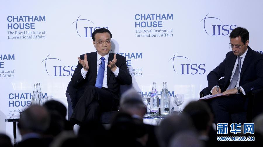 6月18日，國(guó)務(wù)院總理李克強(qiáng)在倫敦金融城市長(zhǎng)官邸面向英國(guó)皇家國(guó)際問(wèn)題研究所和國(guó)際戰(zhàn)略研究所兩大智庫(kù)發(fā)表題為《共建包容發(fā)展的美好世界》的演講。新華社記者 張鐸 攝 