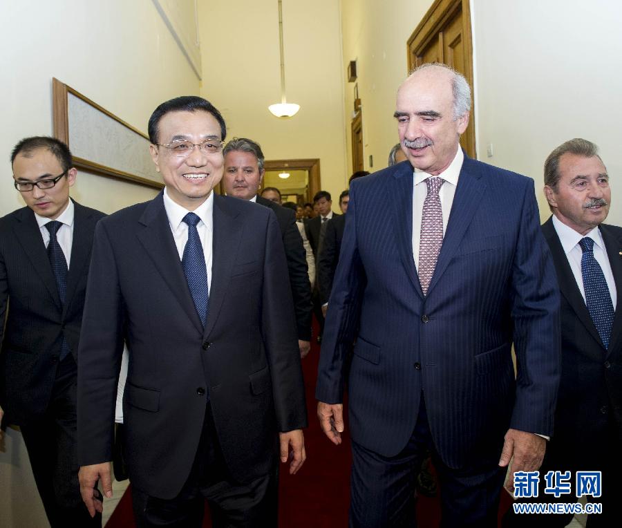 6月19日，國務(wù)院總理李克強(qiáng)在希臘議會大廈會見希臘議長米馬拉基斯。新華社記者 王曄 攝