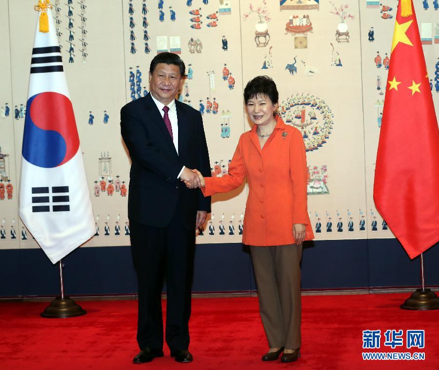 7月3日，國家主席習近平在首爾同韓國總統(tǒng)樸槿惠舉行會談。新華社記者 蘭紅光 攝