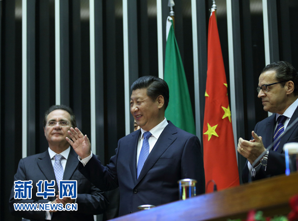 7月16日，國(guó)家主席習(xí)近平在巴西國(guó)會(huì)發(fā)表《弘揚(yáng)傳統(tǒng)友好共譜合作新篇》的演講。 新華社記者 蘭紅光 攝 