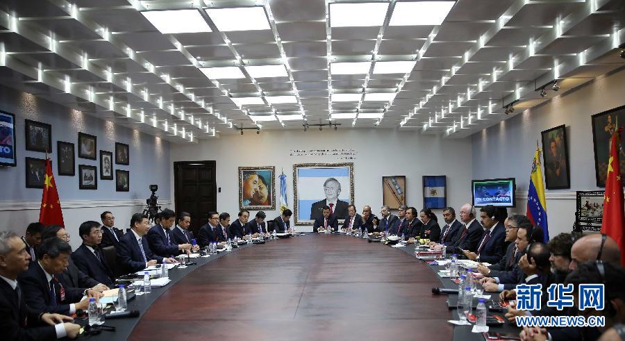 當(dāng)?shù)貢r(shí)間7月20日，國(guó)家主席習(xí)近平在加拉加斯同委內(nèi)瑞拉總統(tǒng)馬杜羅舉行會(huì)談。 新華社記者蘭紅光攝 