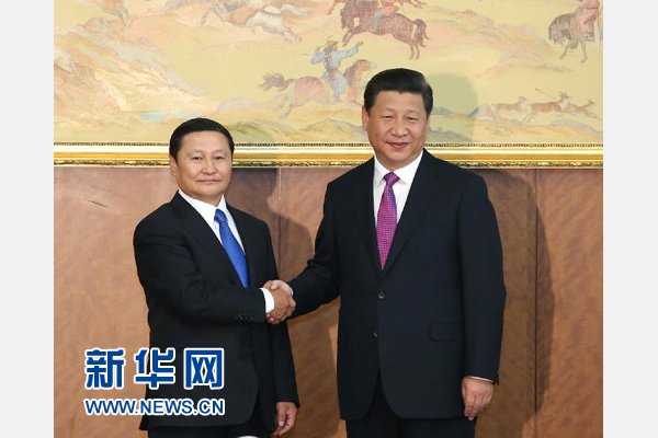 8月22日，國家主席習(xí)近平在烏蘭巴托會見蒙古國總理阿勒坦呼亞格。 新華社記者龐興雷攝 