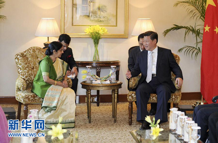 9月18日，國(guó)家主席習(xí)近平在新德里會(huì)見(jiàn)印度外長(zhǎng)斯瓦拉杰。新華社記者 張鐸 攝