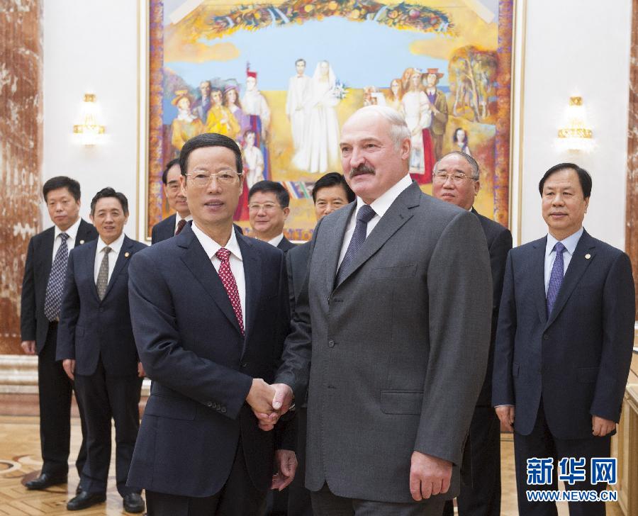 9月26日，應(yīng)邀訪問白俄羅斯的國務(wù)院副總理張高麗在明斯克會見白俄羅斯總統(tǒng)盧卡申科。新華社記者王曄攝 