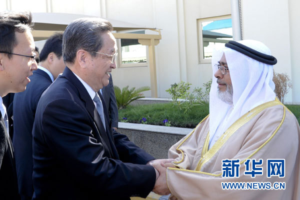 11月6日，正在巴林進(jìn)行正式友好訪問的全國(guó)政協(xié)主席俞正聲在麥納麥會(huì)見巴林國(guó)民議會(huì)議長(zhǎng)兼眾議長(zhǎng)扎赫拉尼。 新華社記者 張鐸 攝