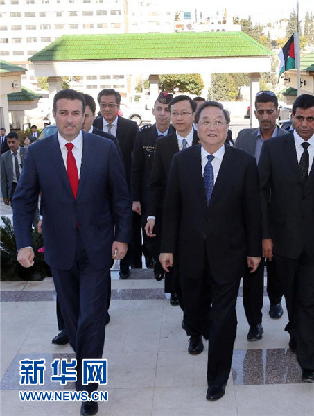 11月9日，正在約旦進行正式友好訪問的全國政協(xié)主席俞正聲在安曼會見約旦眾議院代議長薩法迪。 新華社記者 劉衛(wèi)兵 攝 