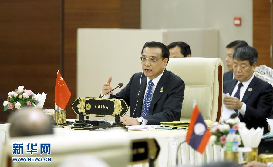 11月13日，中國國務院總理李克強在緬甸內(nèi)比都出席第17次中國－東盟（10+1）領(lǐng)導人會議。這是李克強在會上講話。 新華社記者 鞠鵬 攝