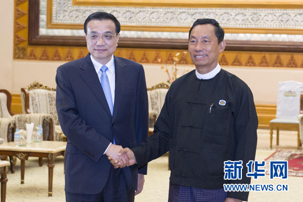 11月14日，國(guó)務(wù)院總理李克強(qiáng)在內(nèi)比都會(huì)見(jiàn)緬甸聯(lián)邦議會(huì)議長(zhǎng)兼人民院議長(zhǎng)吳瑞曼。新華社記者王曄攝